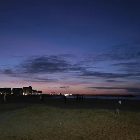 Nuit Insolite A Bord D'alibis, 8m 船屋 滨海迪沃