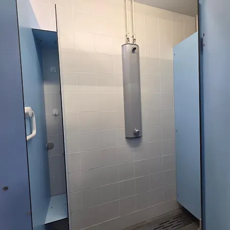 Nuit Insolite A Bord D'alibis, 8m 船屋