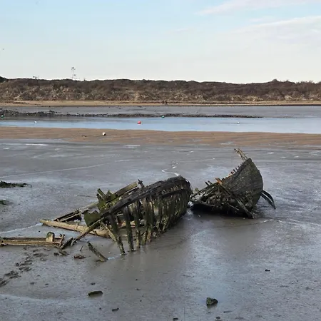 Nuit Insolite A Bord D'alibis, 8m 船屋 滨海迪沃